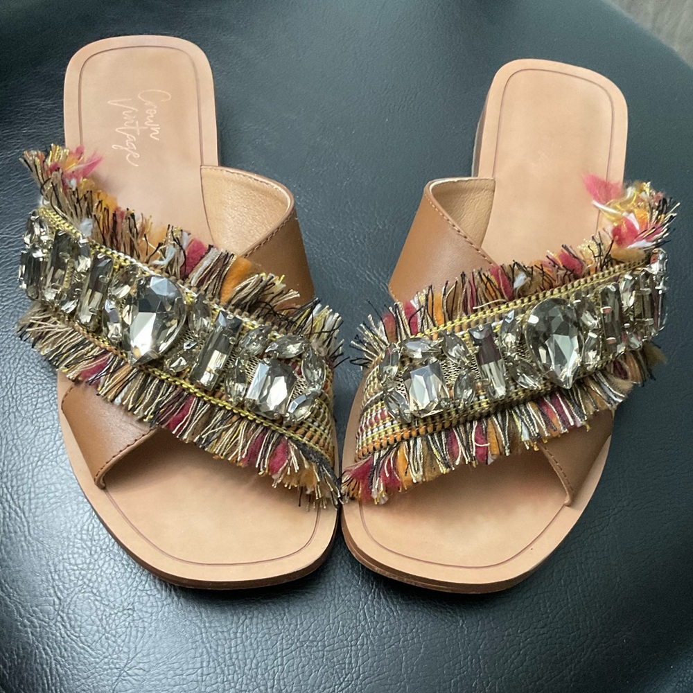 Crown Vintage Somaya Slides